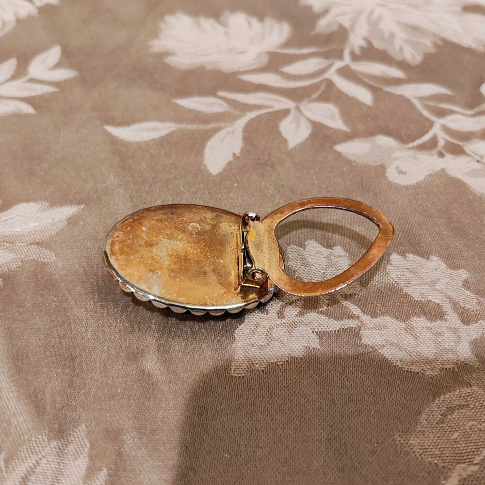 Vintage French Cameo White Rose Scarf Clip, Used - Picture 7 of 7